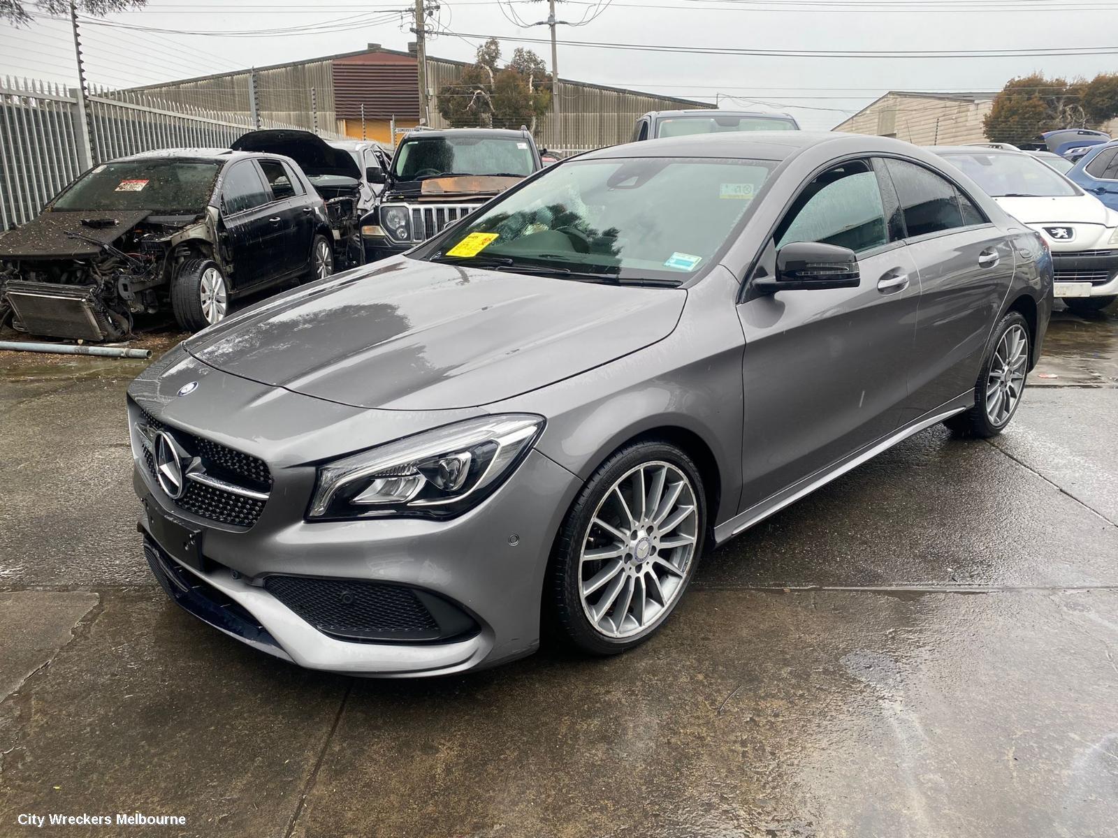 MERCEDES CLA CLASS 2017 Right Guard Liner