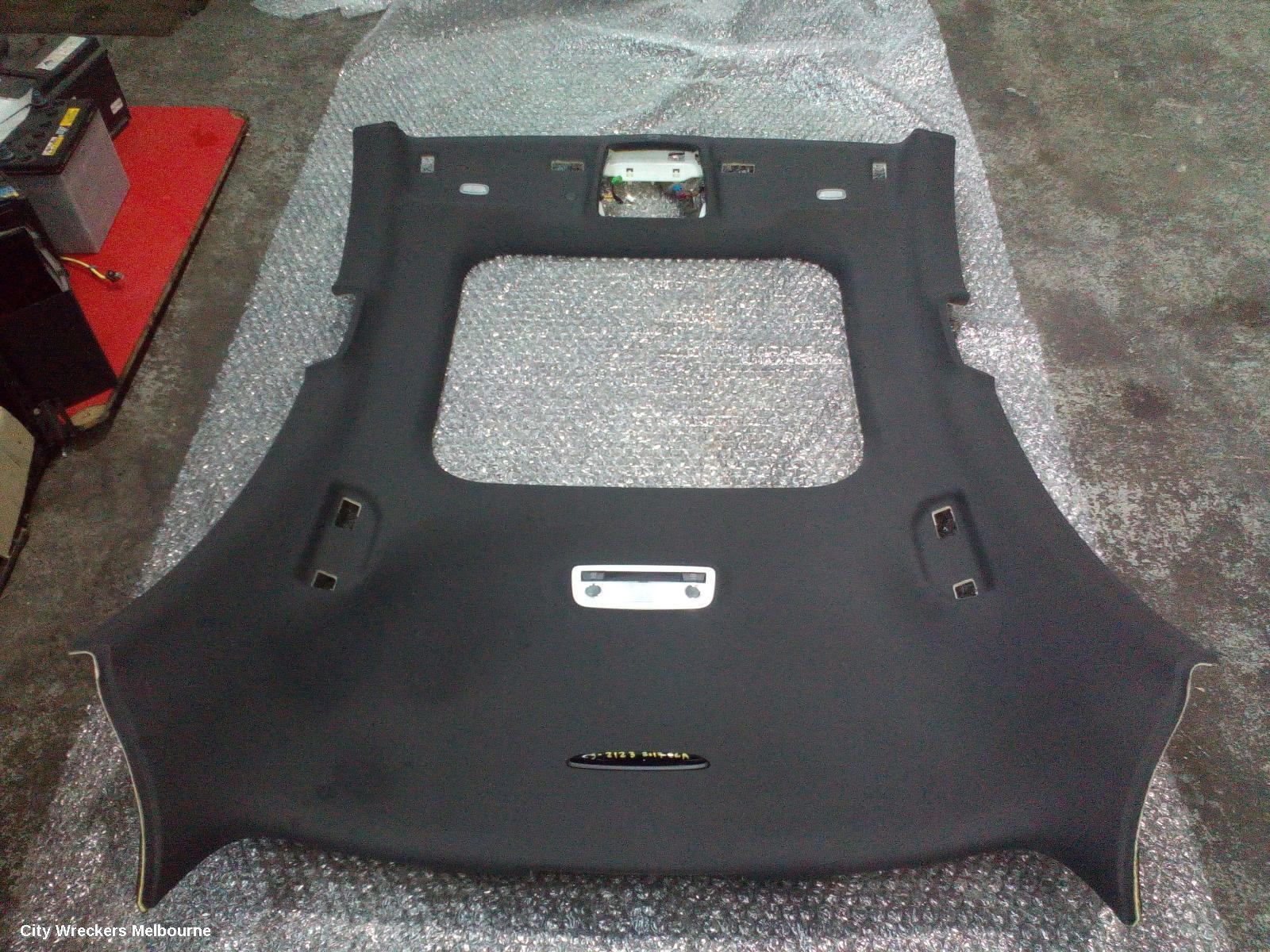 MERCEDES CLA CLASS 2017 Hoodlining
