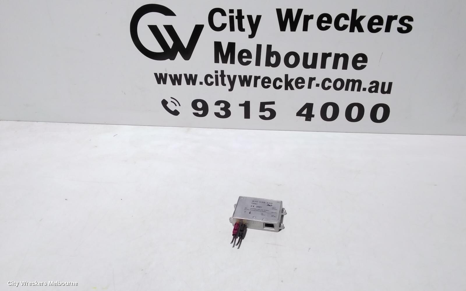 AUDI Q5 2009 Antenna