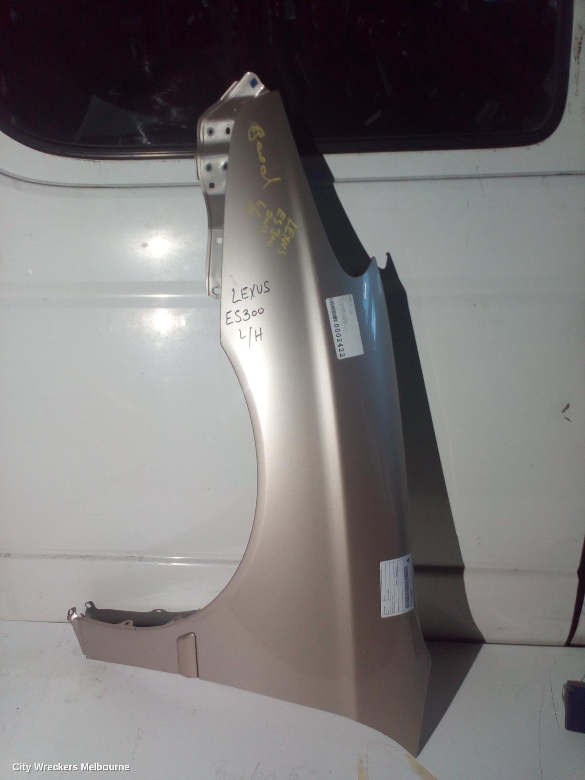 LEXUS ES300 (92-05) 2004 Left Guard