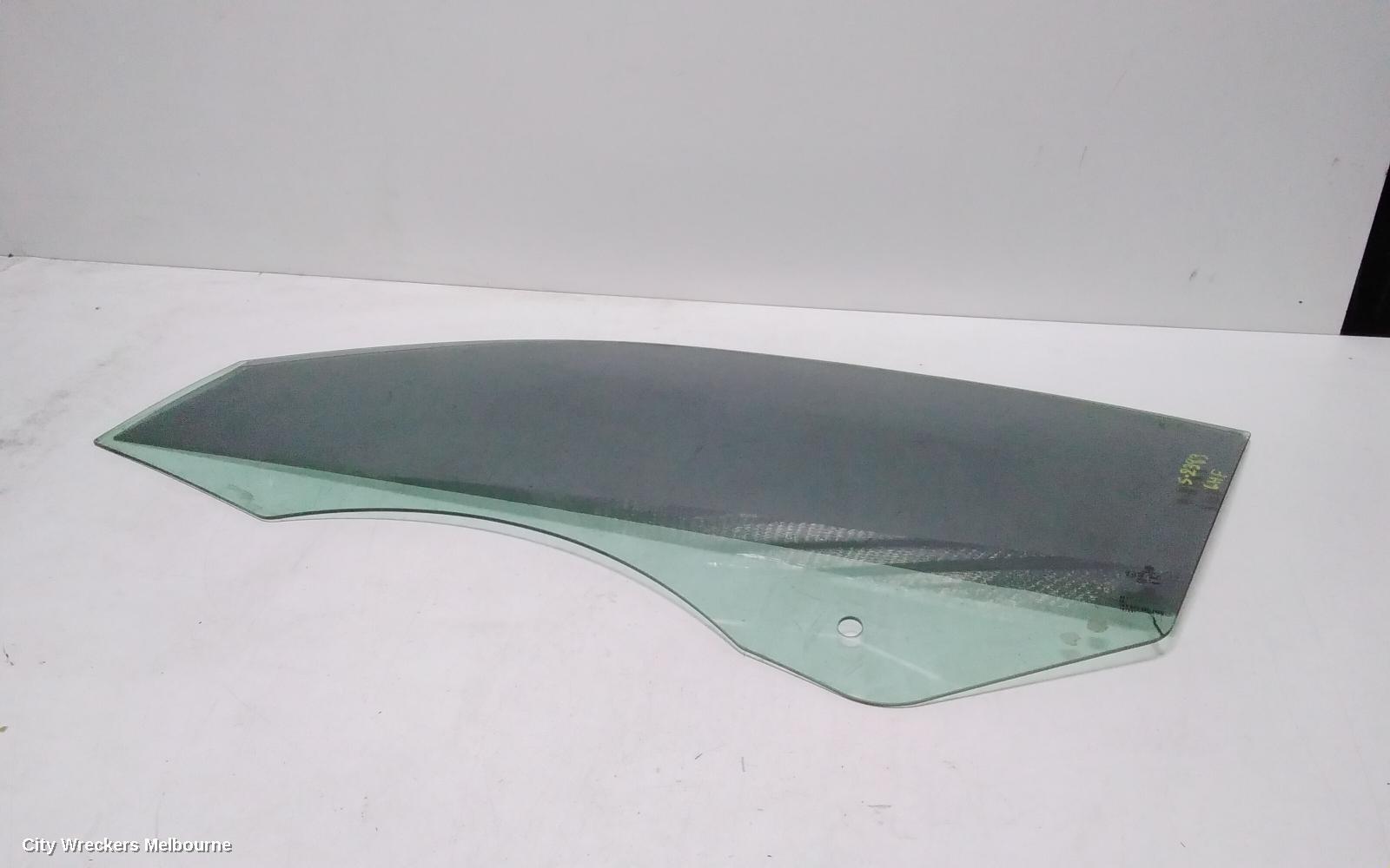 VOLKSWAGEN EOS 2011 Left Front Door Window
