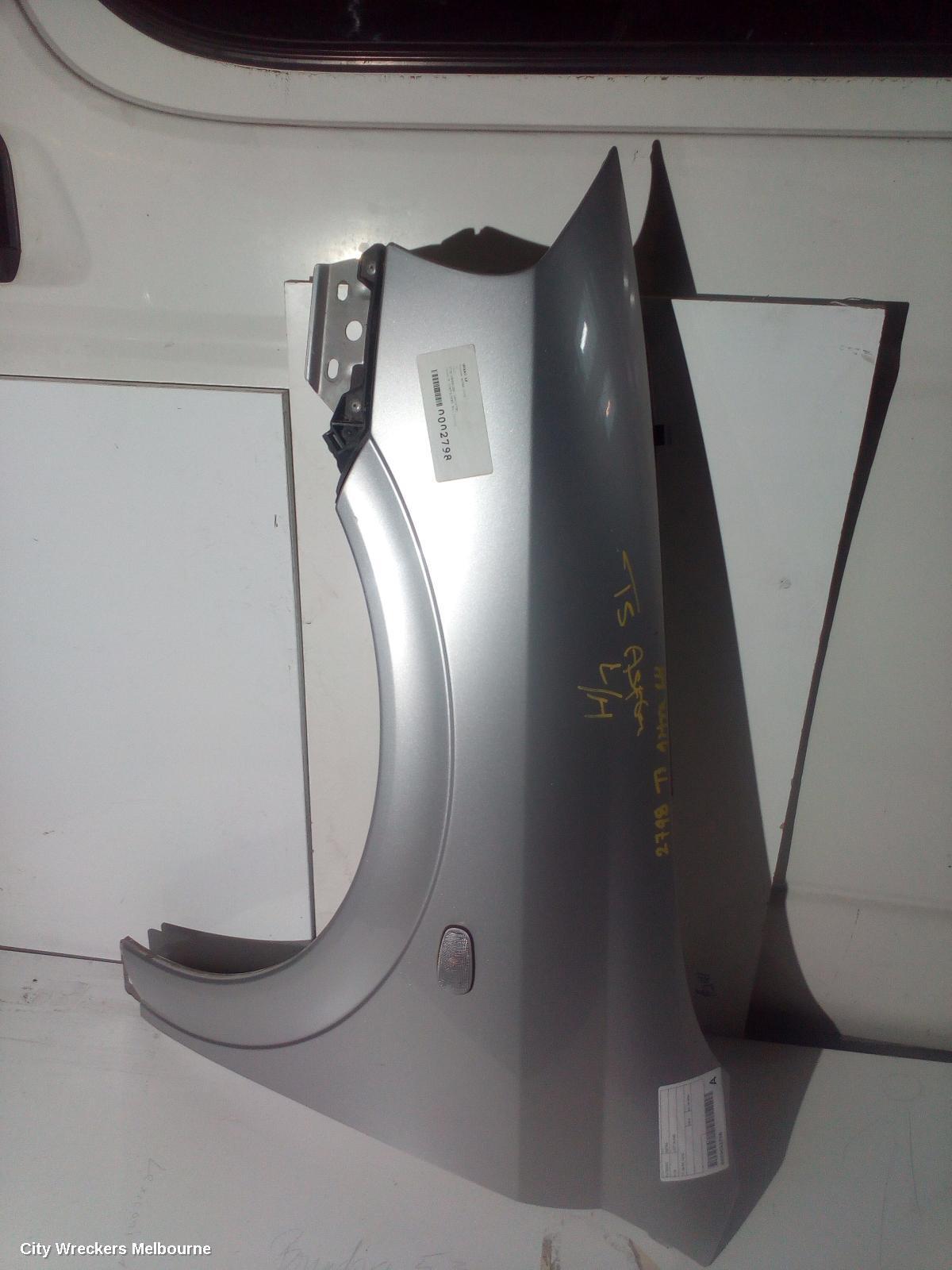 HOLDEN ASTRA 2004 Left Guard