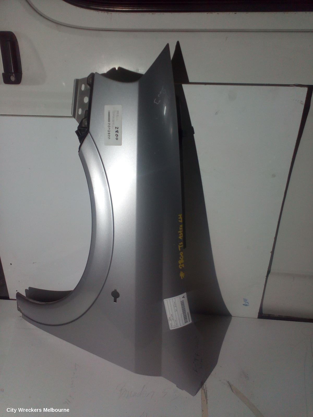 HOLDEN ASTRA 2004 Left Guard