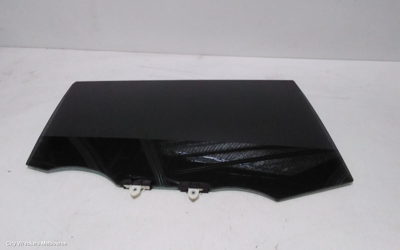 TOYOTA KLUGER 2021 Right Rear Door Window