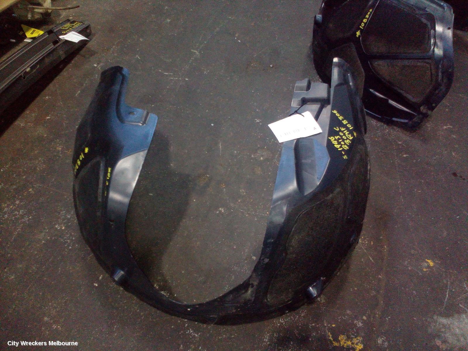 CHRYSLER 300C 2013 Right Guard Liner