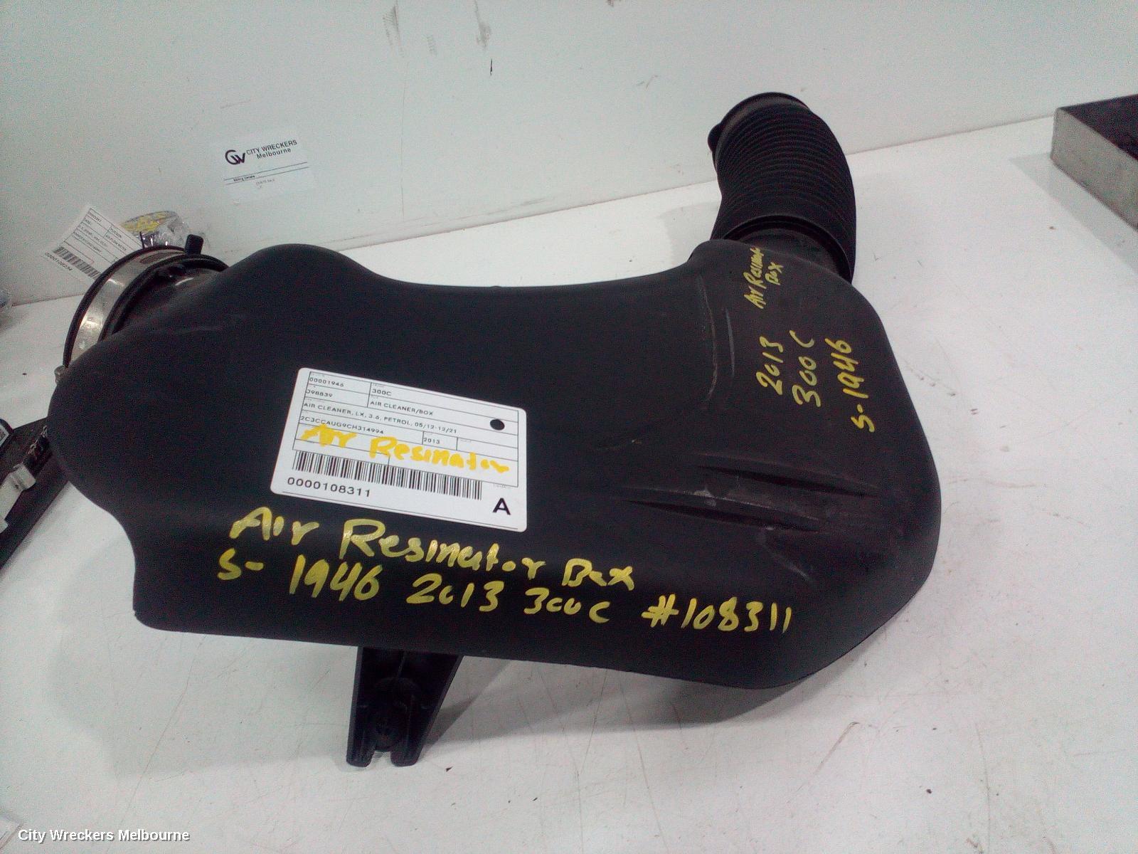 CHRYSLER 300C 2013 Air Cleaner/Box