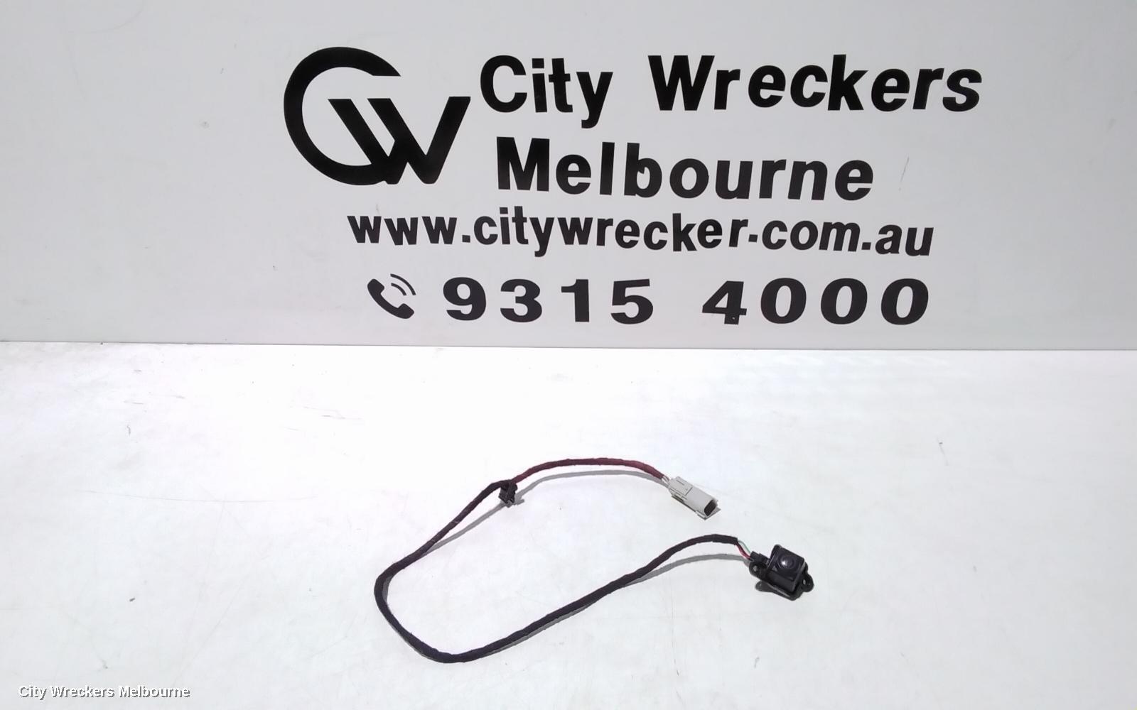 HOLDEN COLORADO 2016 REVERSE_CAMERA