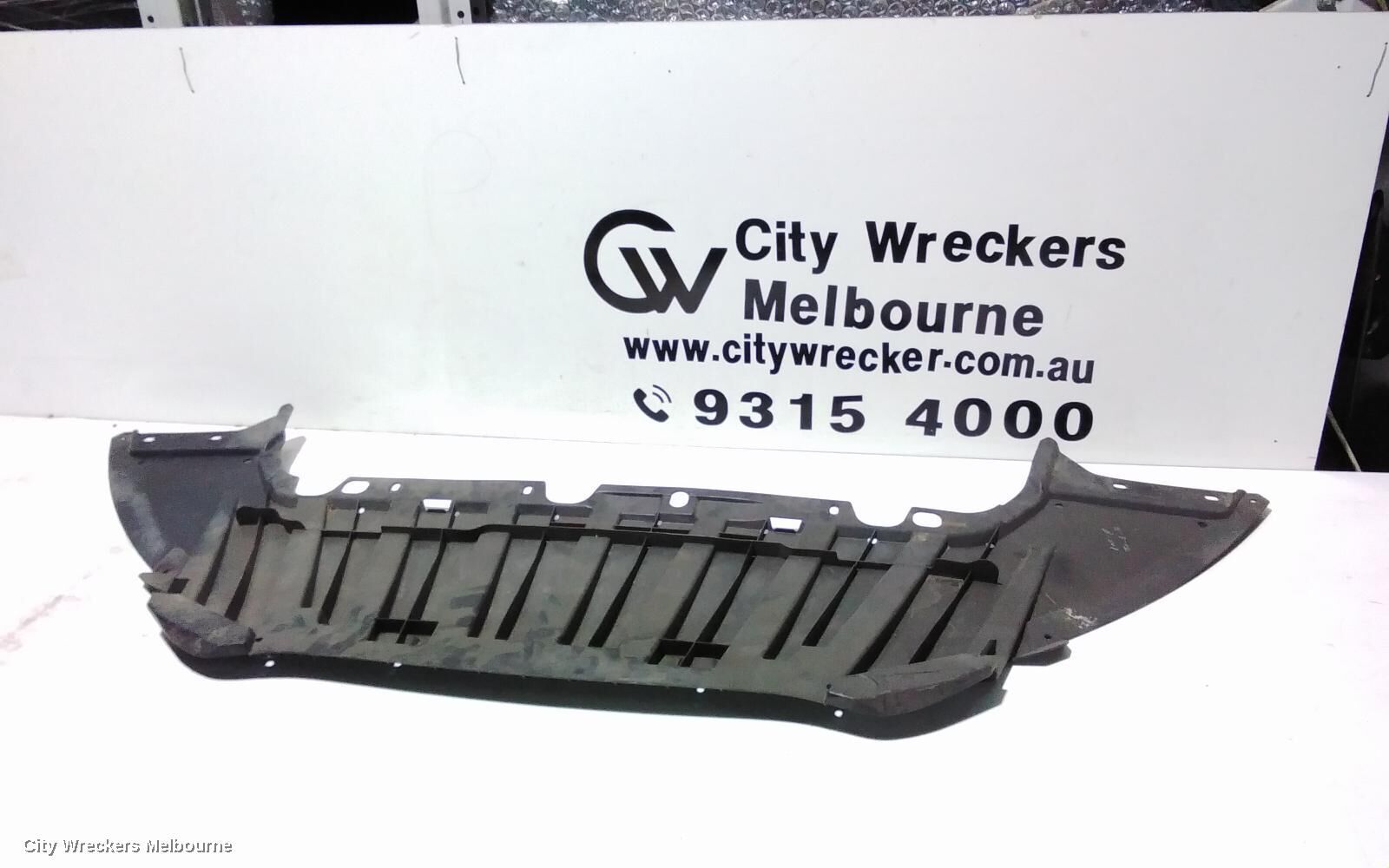 FORD FOCUS, LW 05/11-08/15, under bumper lower splash tray: 108495
