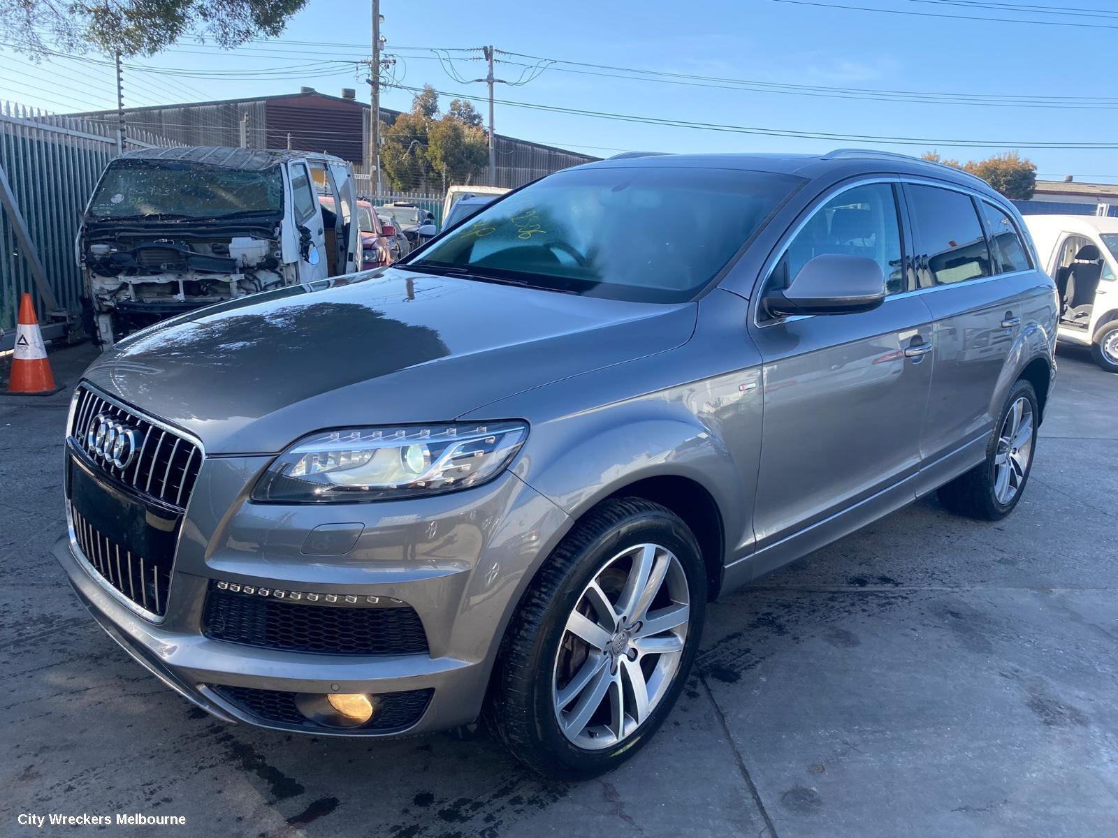 AUDI Q7 2012 Left Front Door