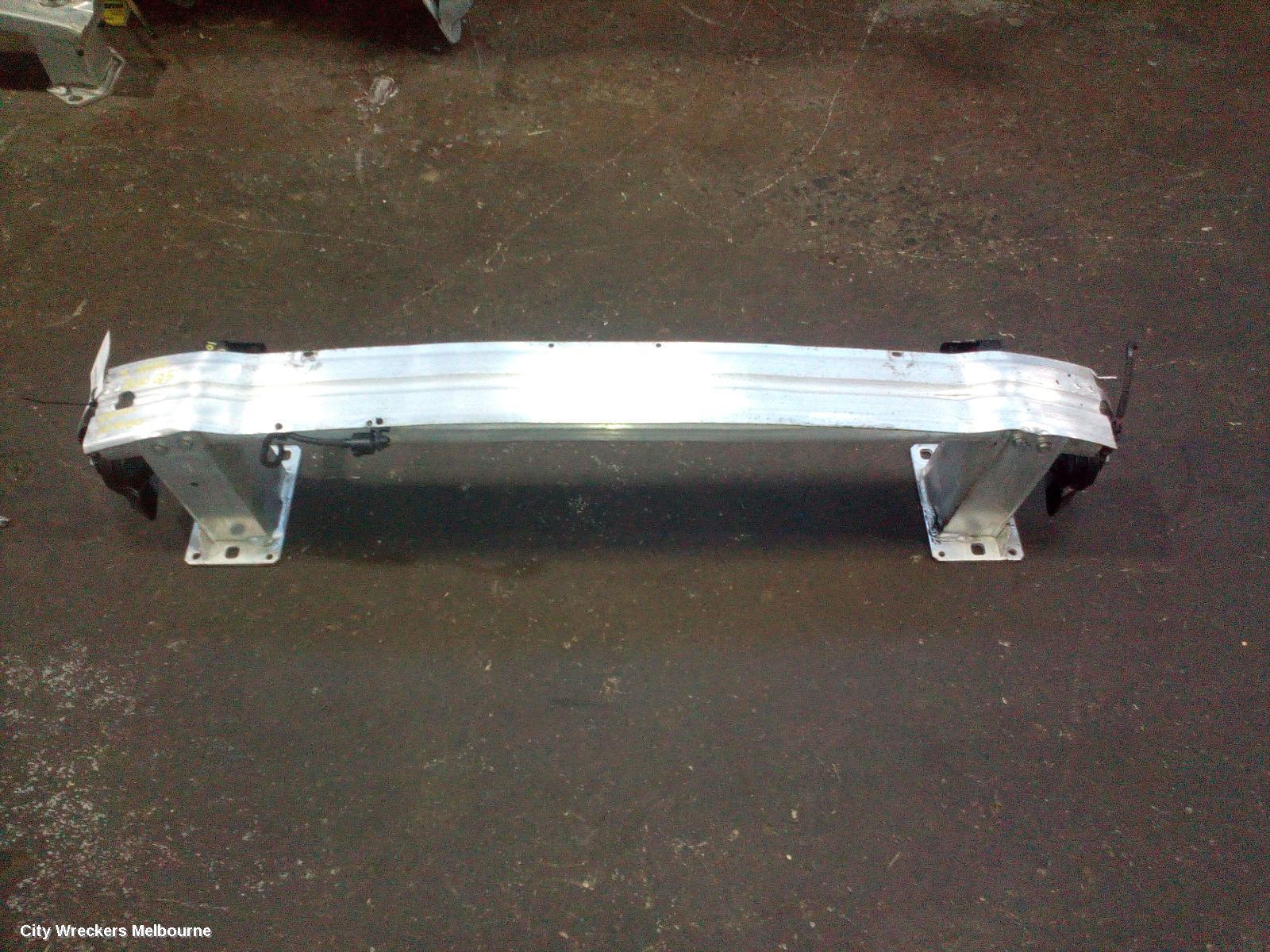 AUDI Q5 2010 F/Bar Reinforc/Brack