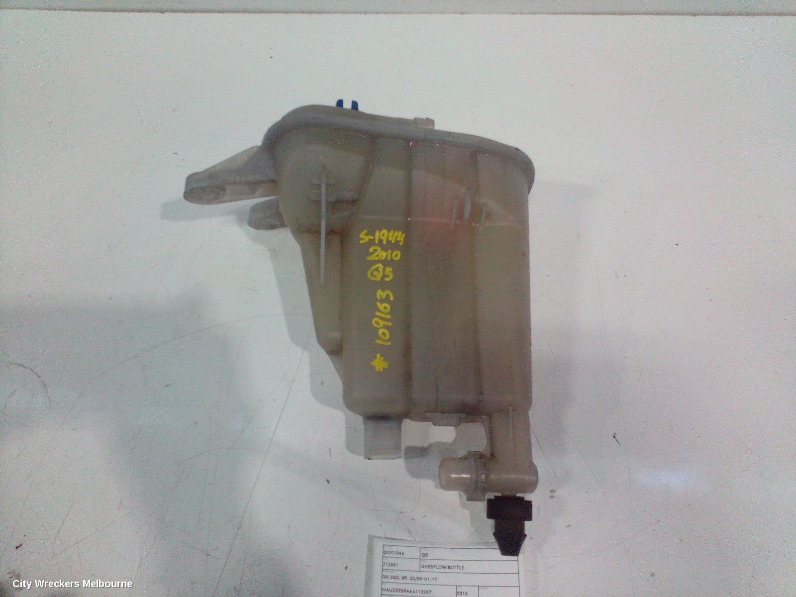 AUDI Q5 2010 Overflow Bottle