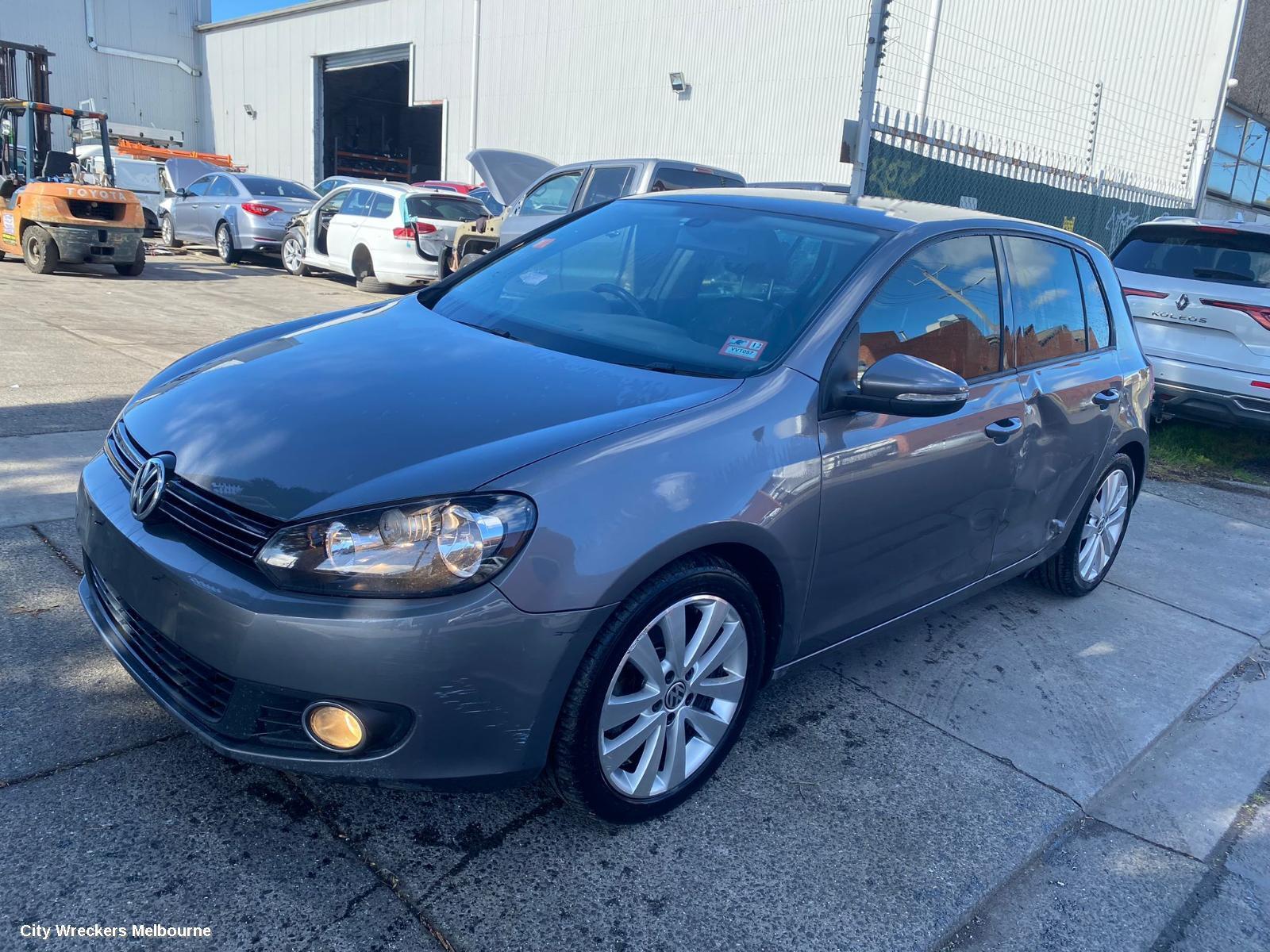 VOLKSWAGEN GOLF 2009 Starter