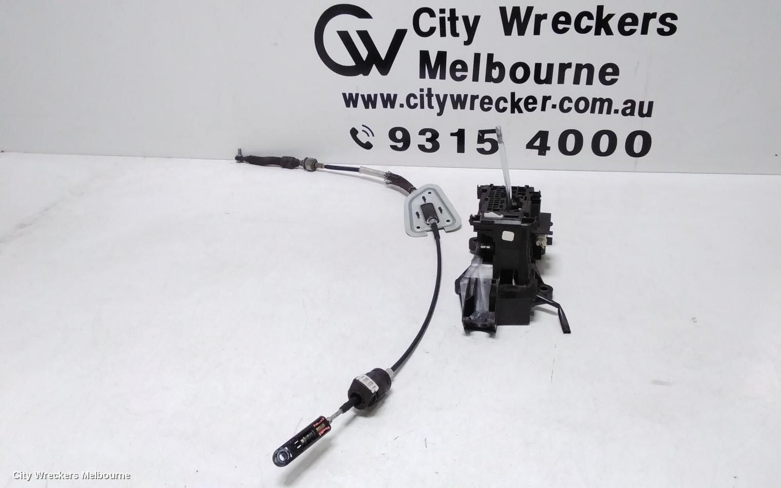TOYOTA KLUGER 2014 Gear Stick/Shifter