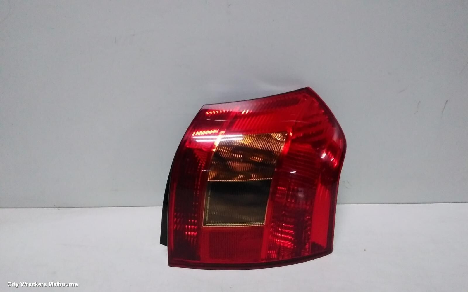 TOYOTA COROLLA 2002 Right Taillight