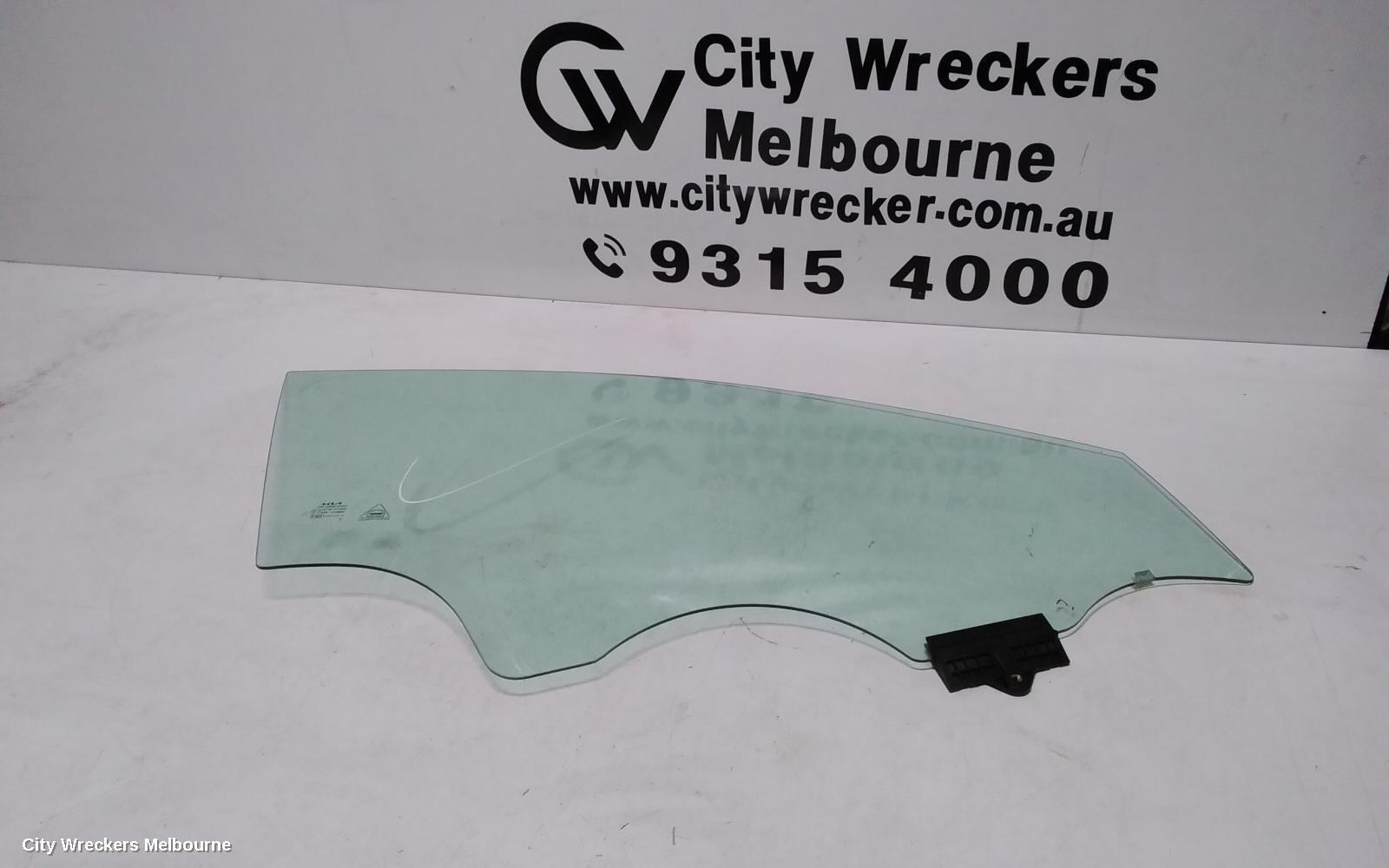 KIA CERATO 2021 Right Front Door Window