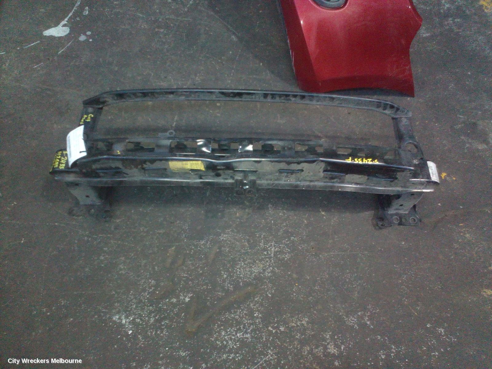 VOLKSWAGEN GOLF 2012 F/Bar Reinforc/Brack