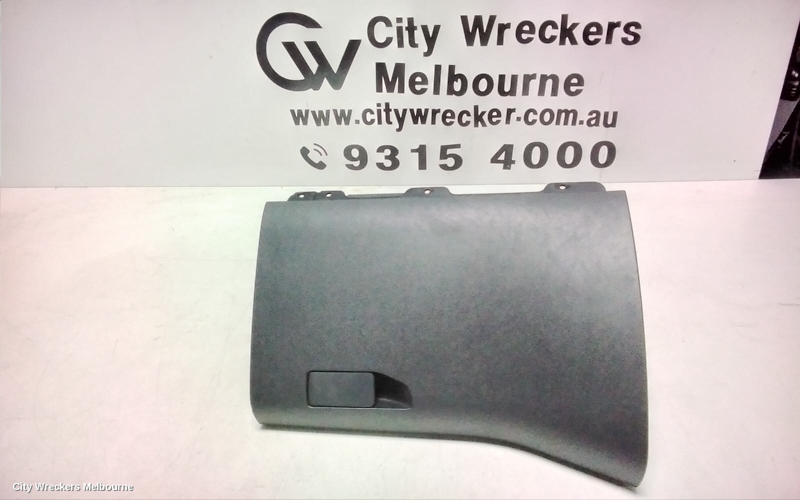 PEUGEOT 308 2017 Glove Box