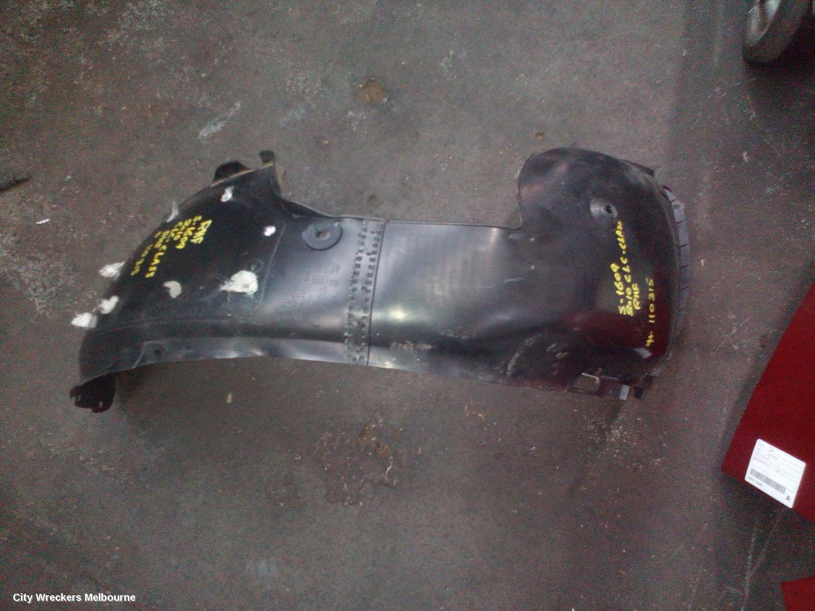 MERCEDES CLC CLASS 2010 Right Guard Liner