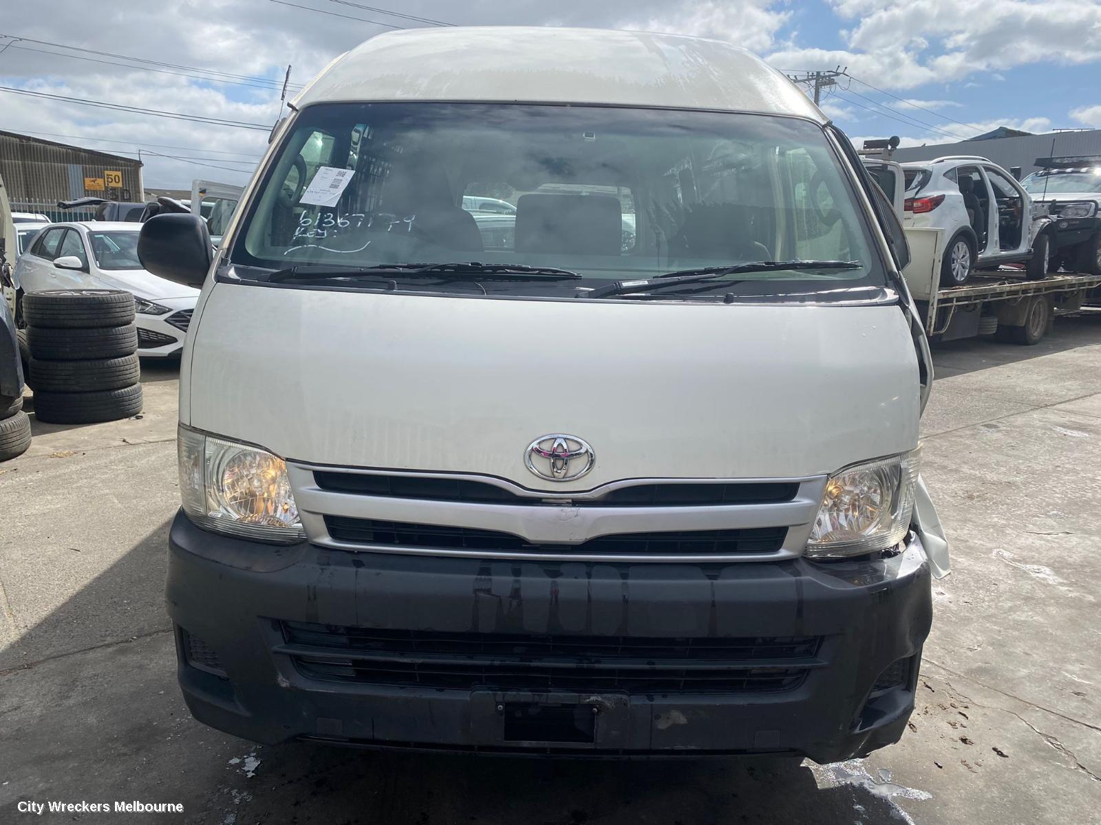 TOYOTA HIACE 2012 Right Front Door