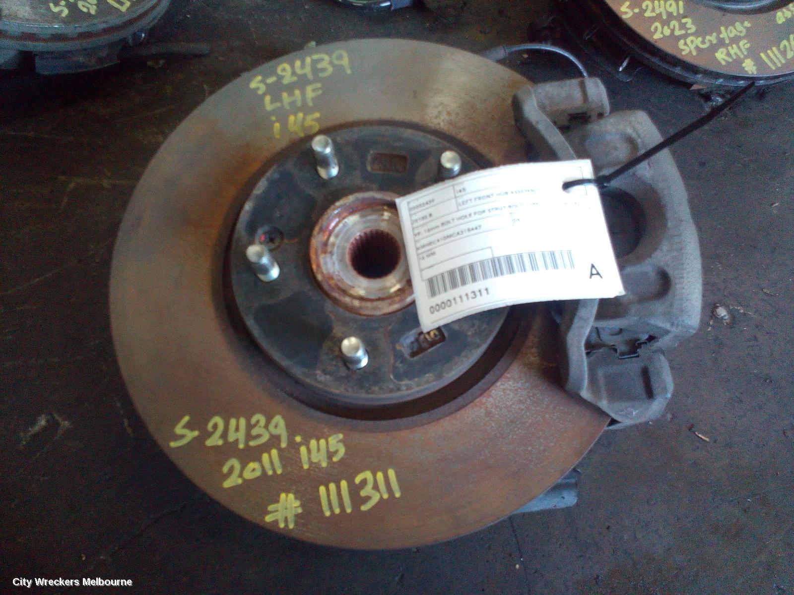 HYUNDAI I45 2011 Left Front Hub Assembly