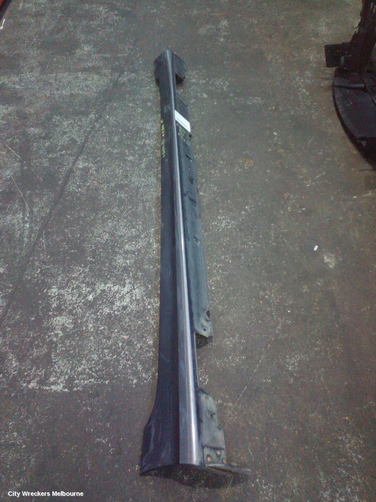HYUNDAI I45 2011 Side Step/Skirt