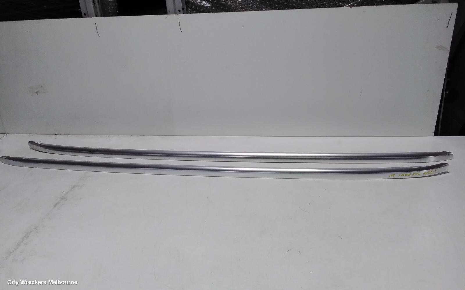 VOLKSWAGEN PASSAT 2016 Roof Rack/Bars