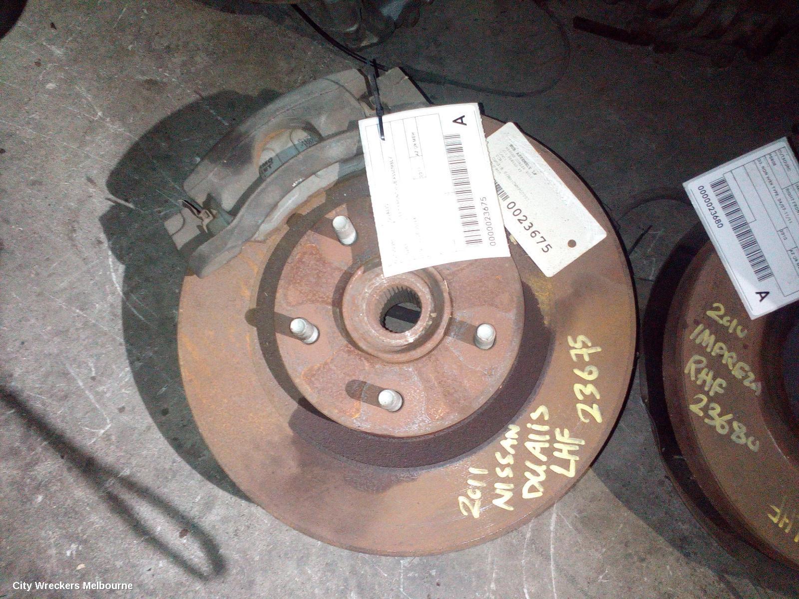 NISSAN DUALIS 2011 Left Front Hub Assembly