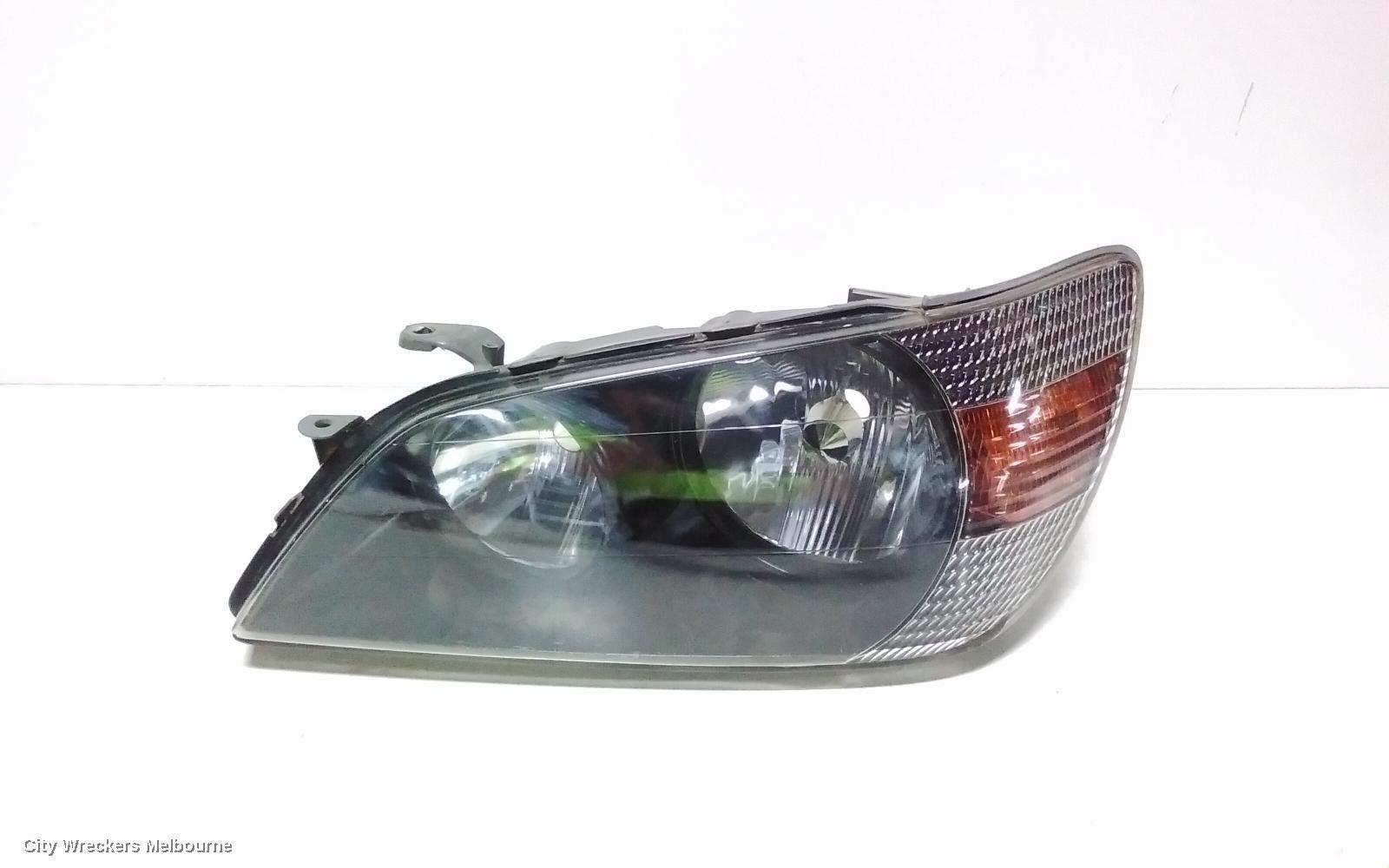LEXUS IS200/IS300 2002 Left Headlamp
