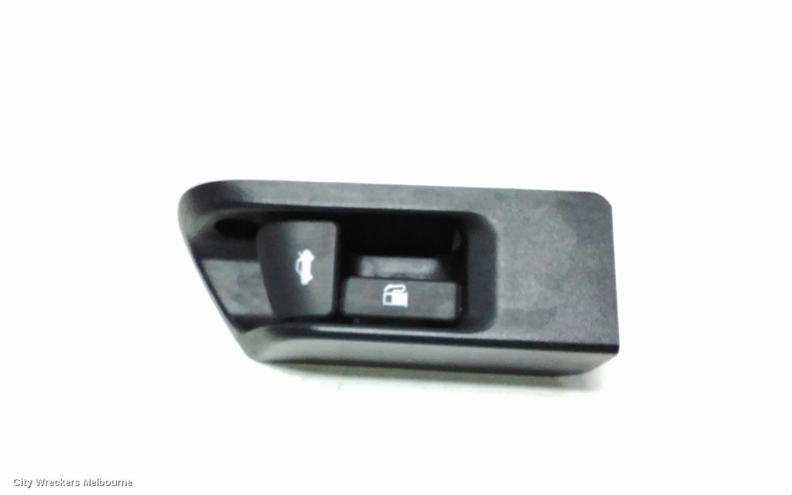 TOYOTA CAMRY 2011 Tailgate Handle