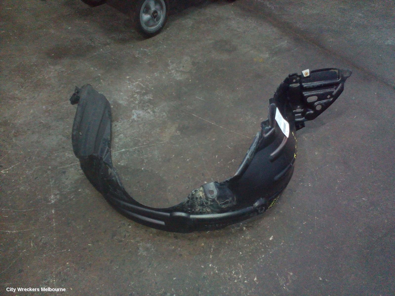 TOYOTA YARIS 2008 Right Guard Liner