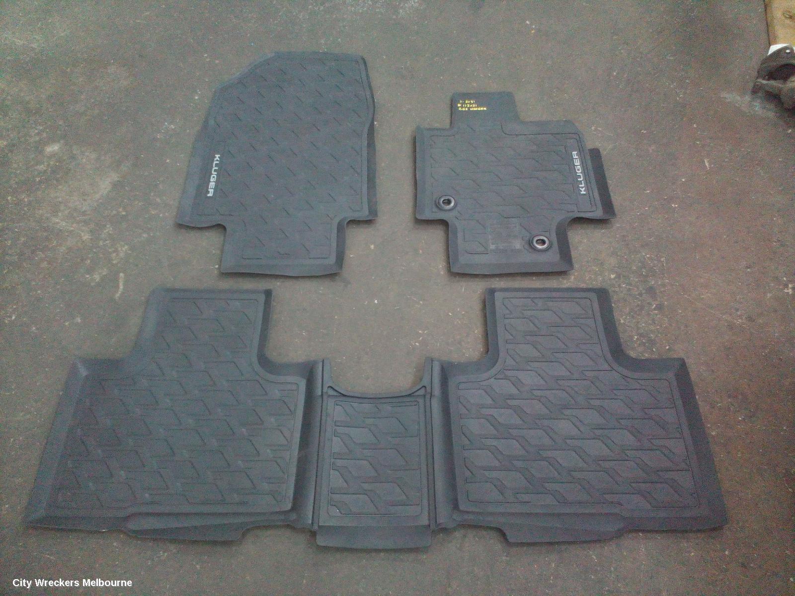 TOYOTA KLUGER 2022 Floor Mats