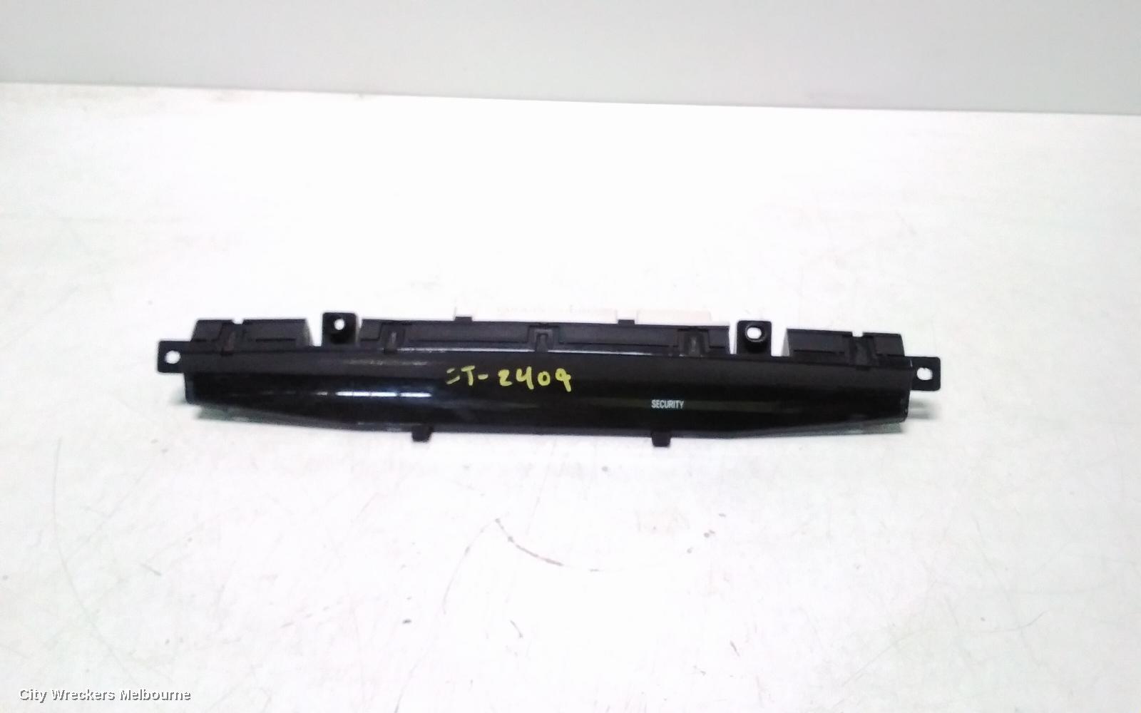 TOYOTA CAMRY 2011 Clock