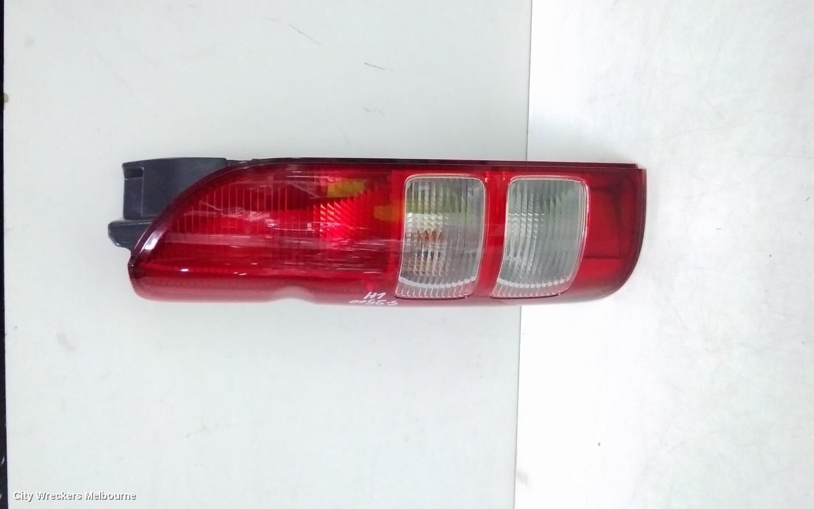 TOYOTA HIACE 2006 Left Taillight