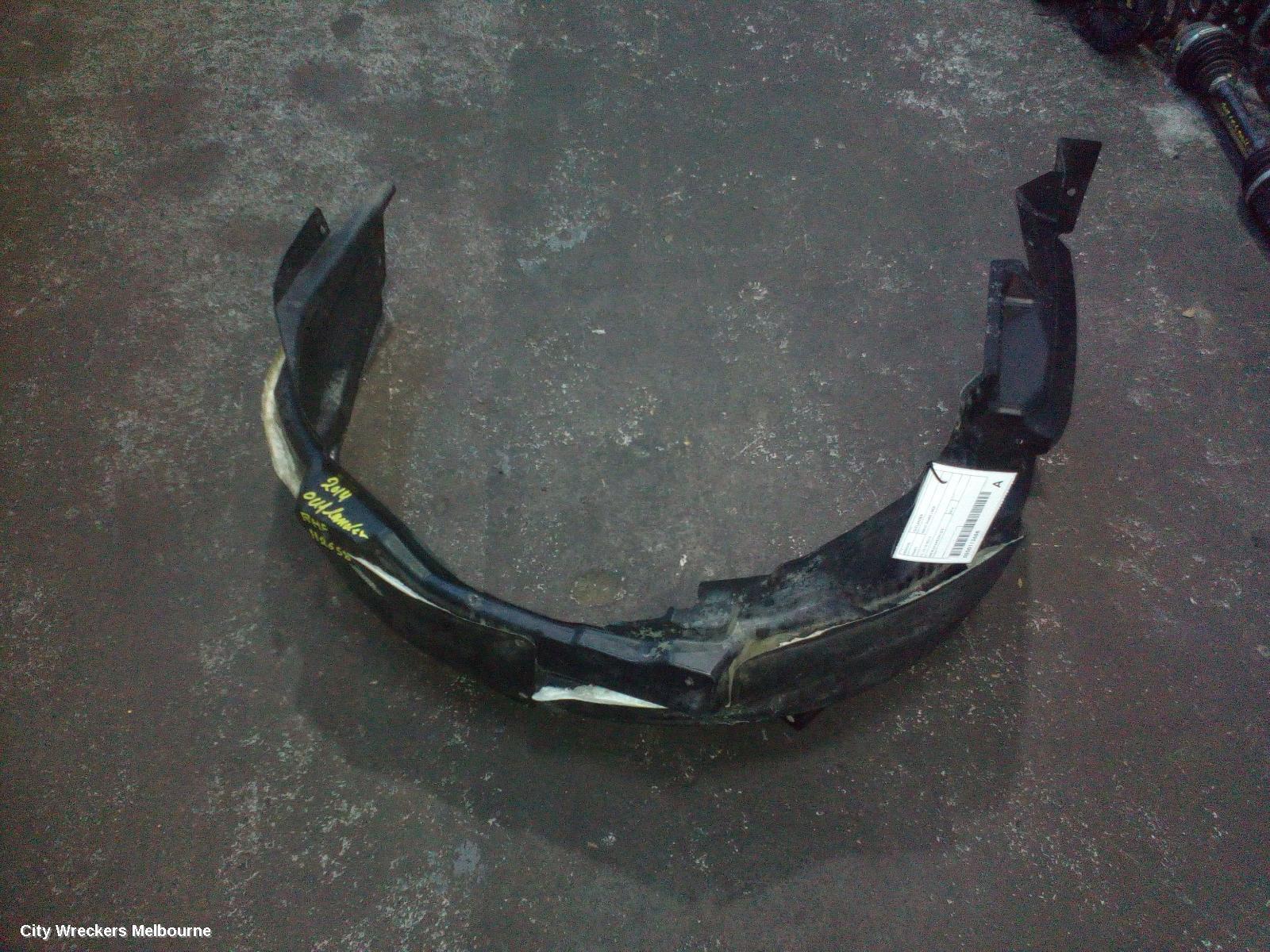 MITSUBISHI OUTLANDER 2014 Right Guard Liner