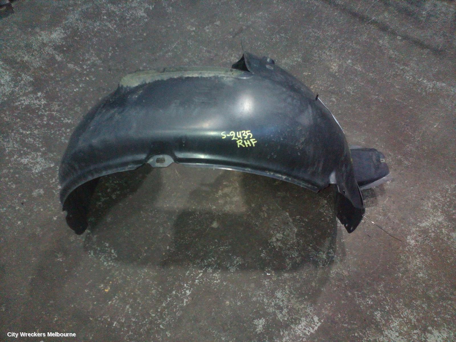 VOLKSWAGEN GOLF 2012 Right Guard Liner