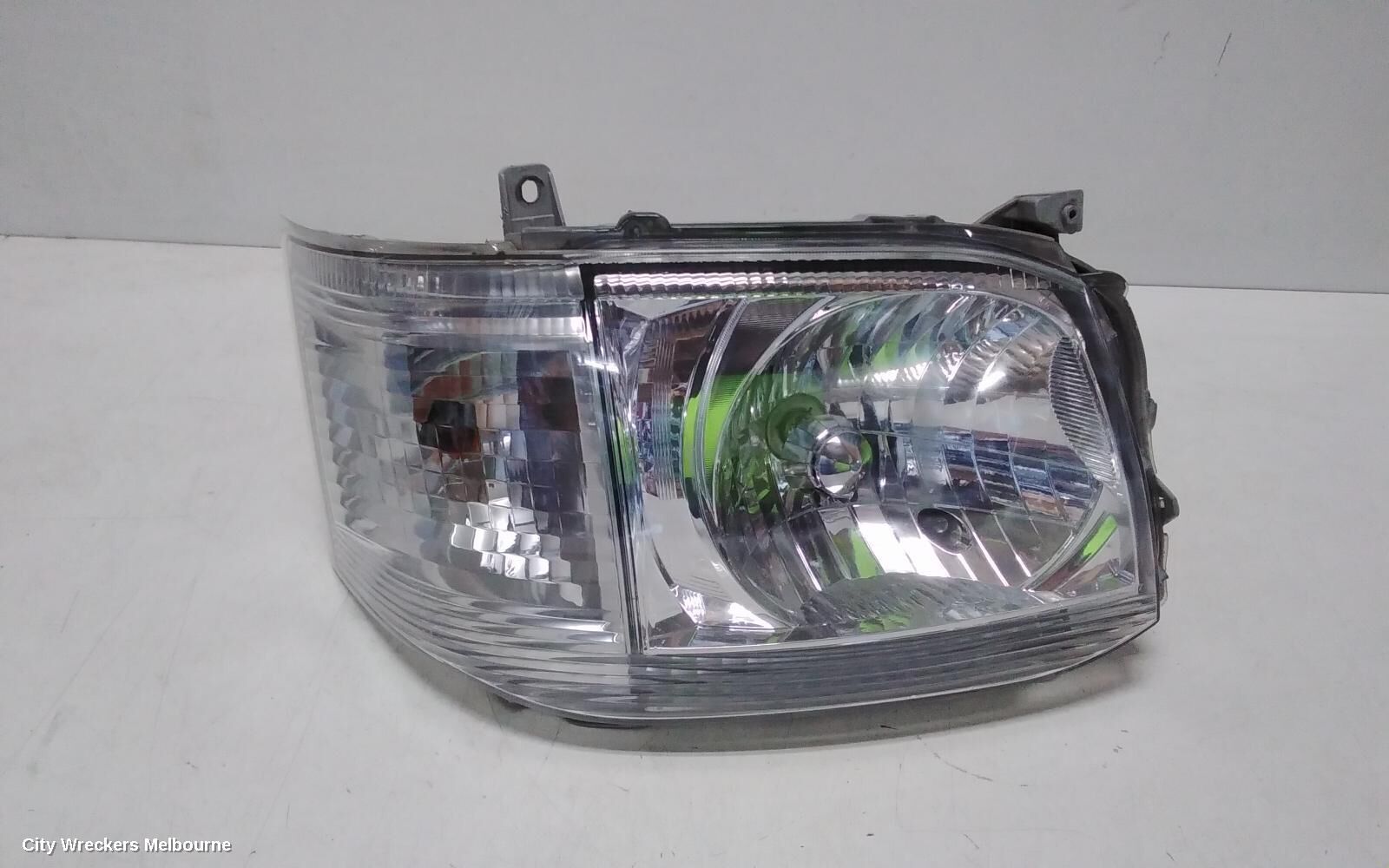 TOYOTA HIACE 2013 Right Headlamp