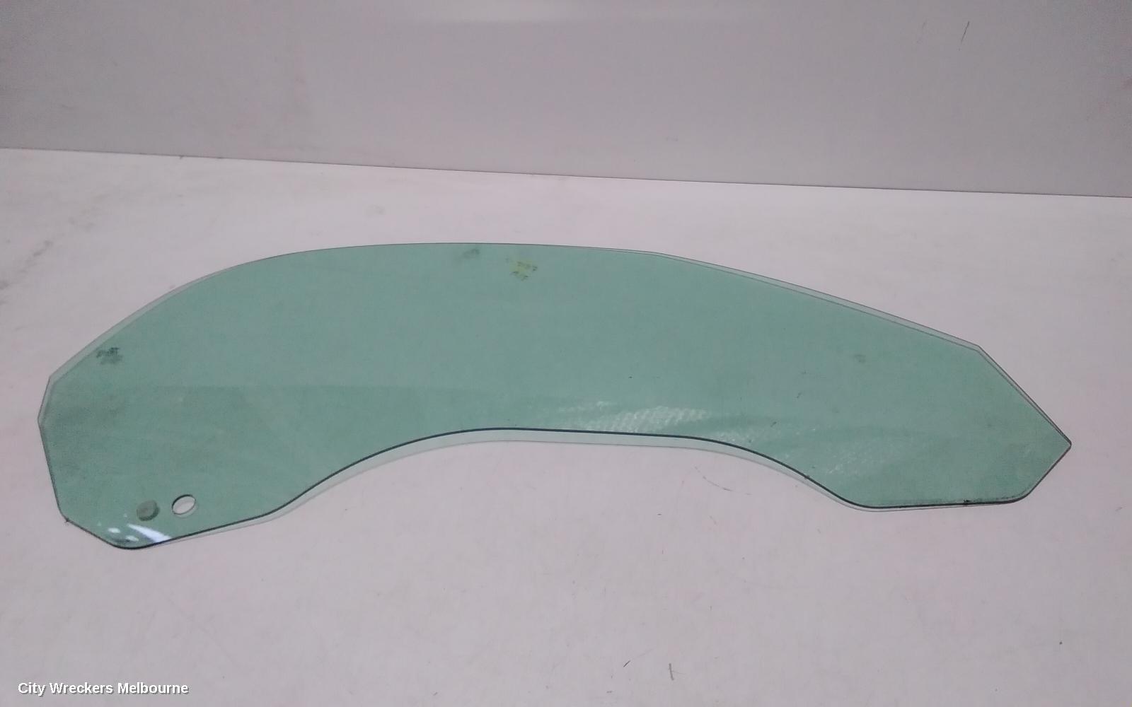 AUDI TT 2008 Right Front Door Window