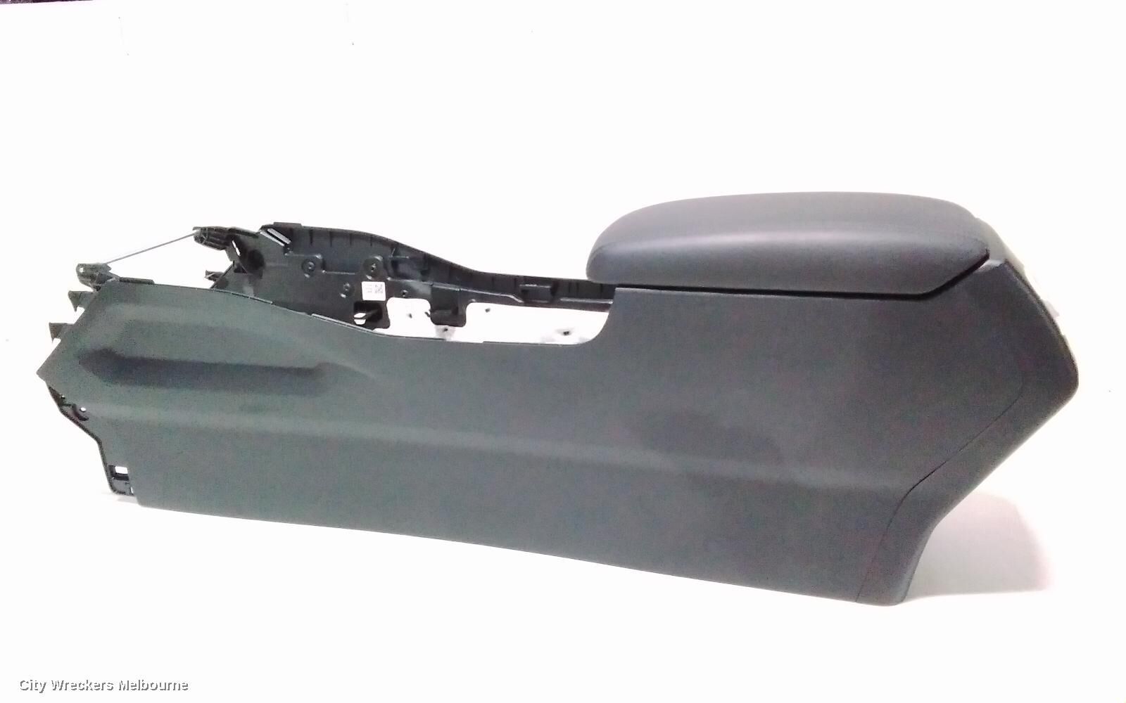 KIA SORENTO 2023 Console