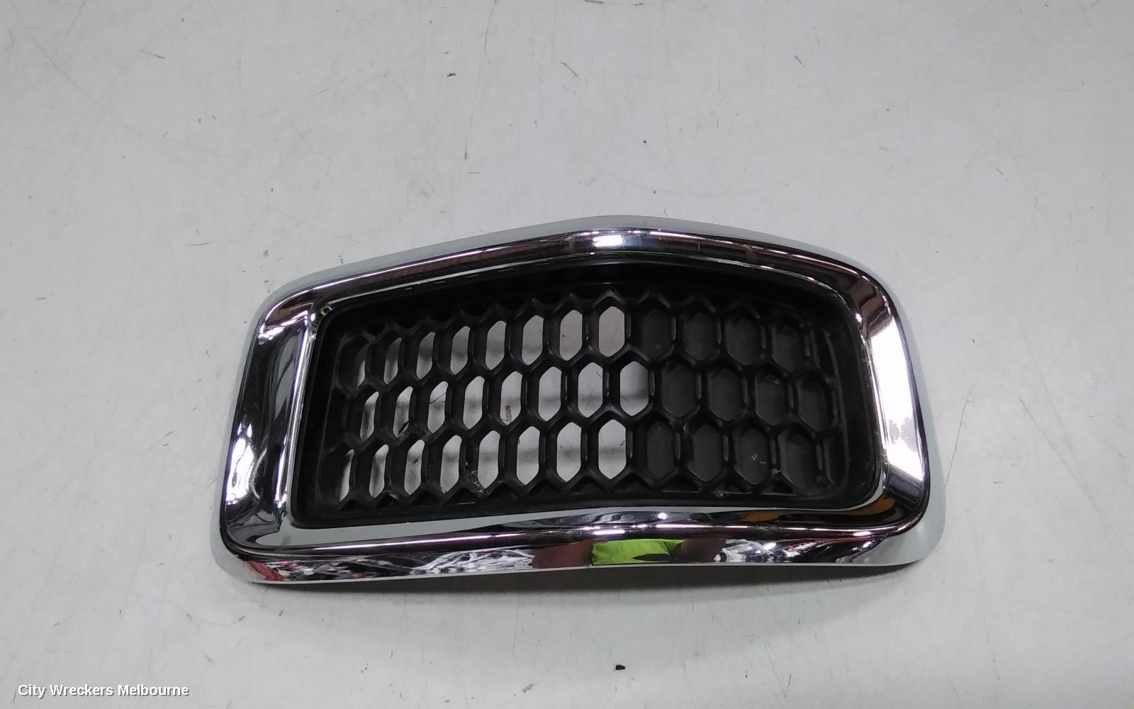 JEEP CHEROKEE 2014 Grille