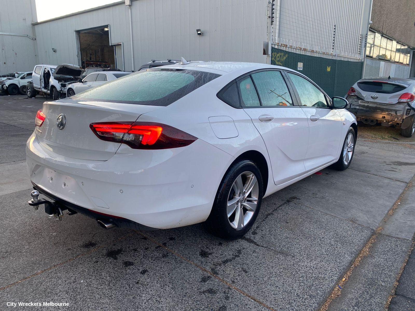 HOLDEN COMMODORE 2020 Hoodlining