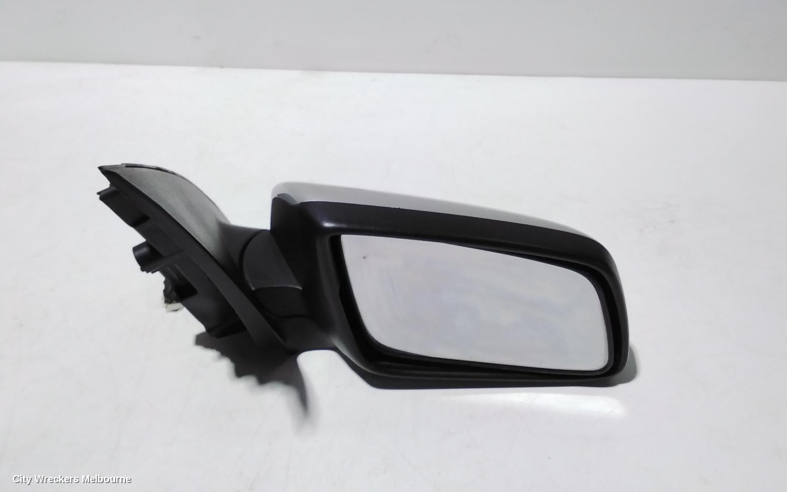HOLDEN COMMODORE 2009 Right Door Mirror