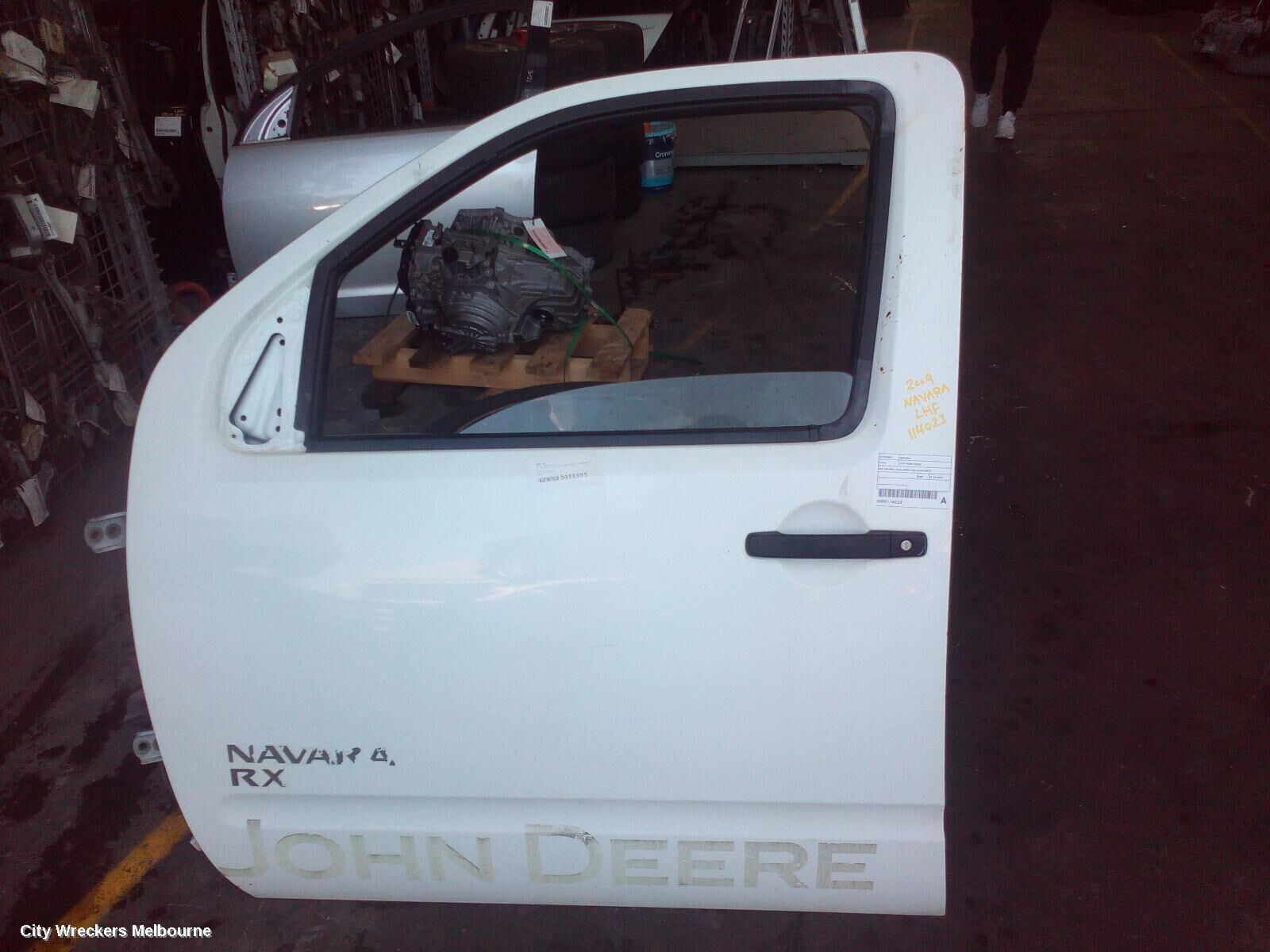 NISSAN NAVARA 2009 Left Front Door