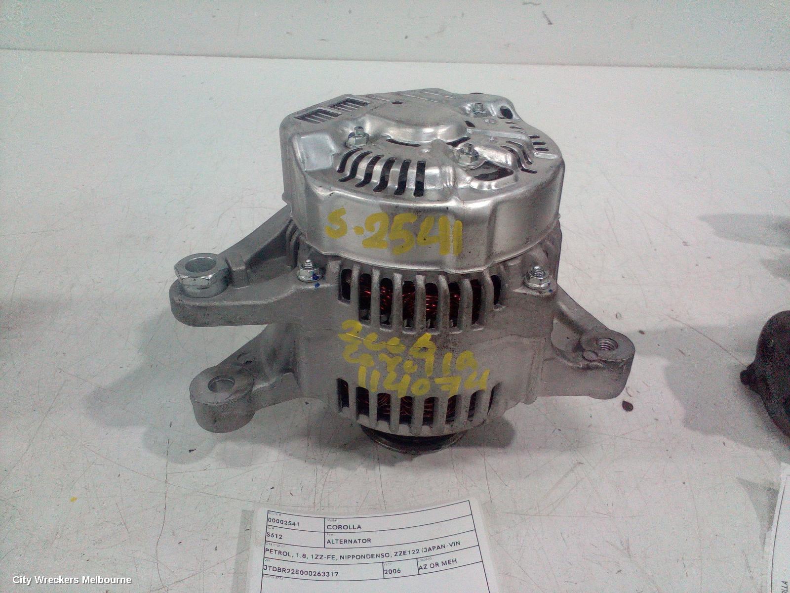 TOYOTA COROLLA 2006 Alternator