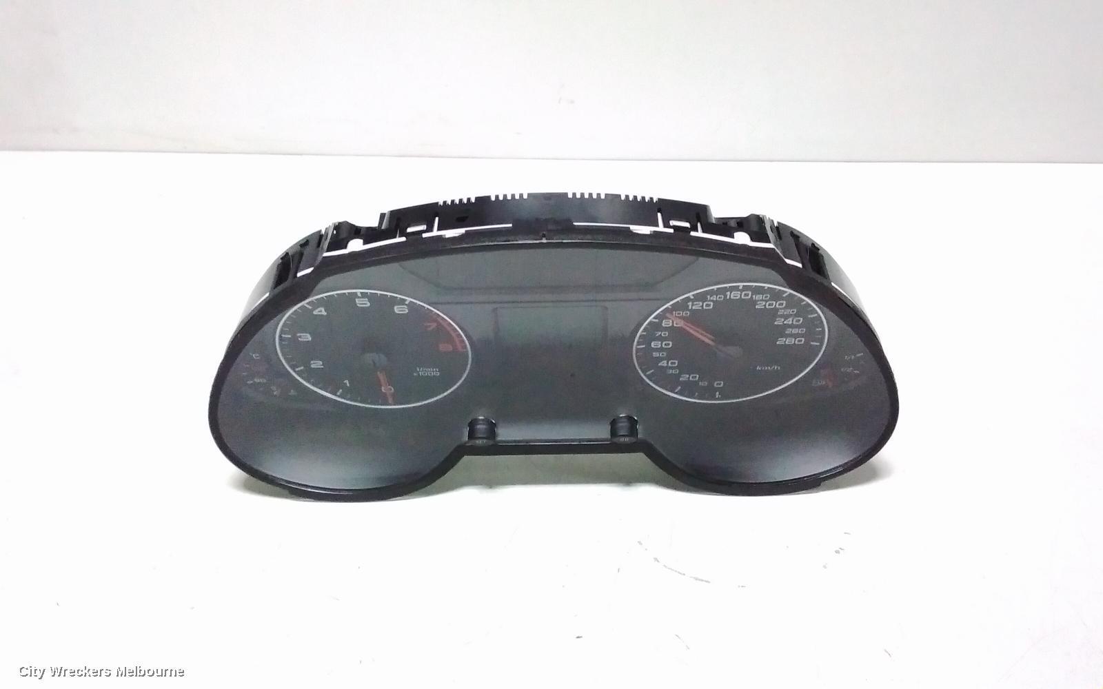 AUDI Q5 2010 Instrument Cluster