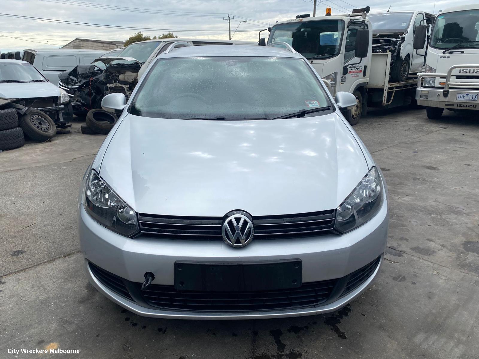 VOLKSWAGEN GOLF 2011 Front Bumper