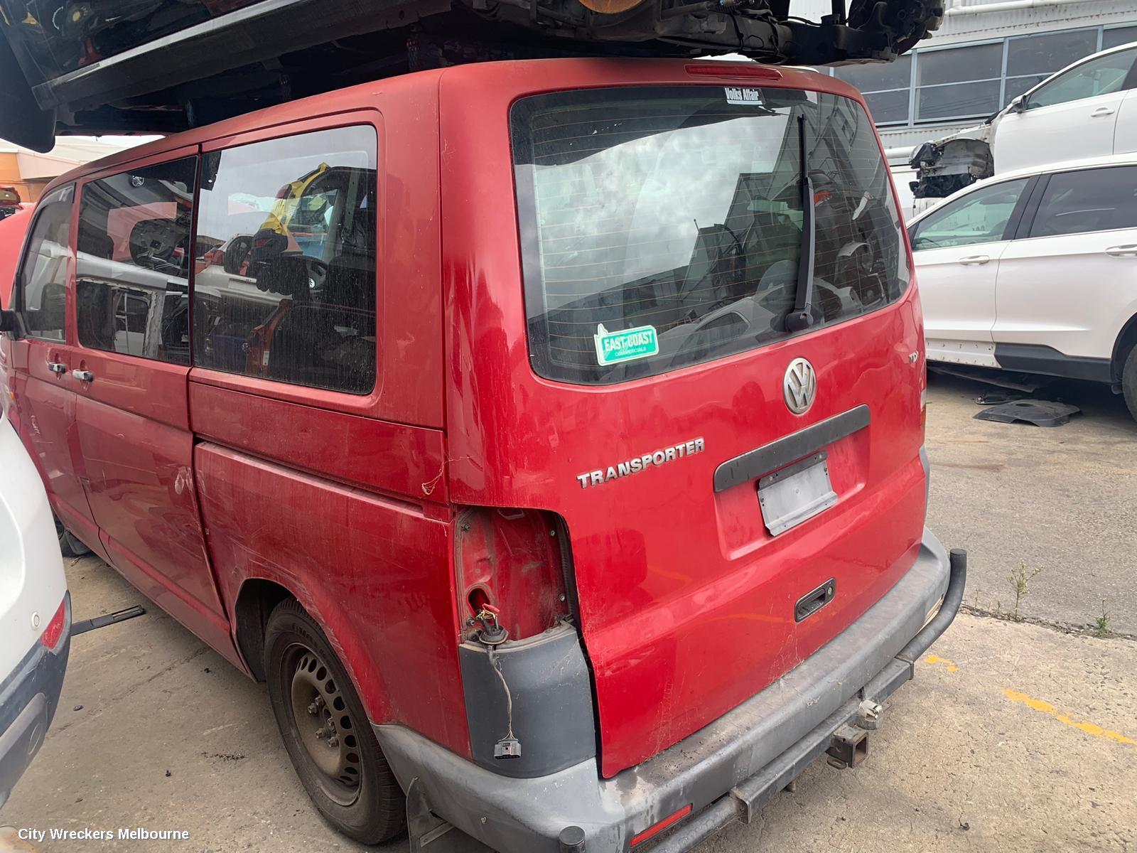 VOLKSWAGEN TRANSPORTER 2006 Right Front Door