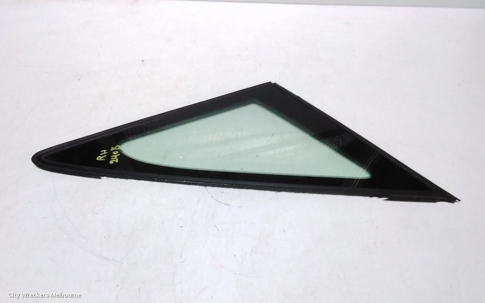 TOYOTA TARAGO 2004 Right Front 1/4 Door Glass