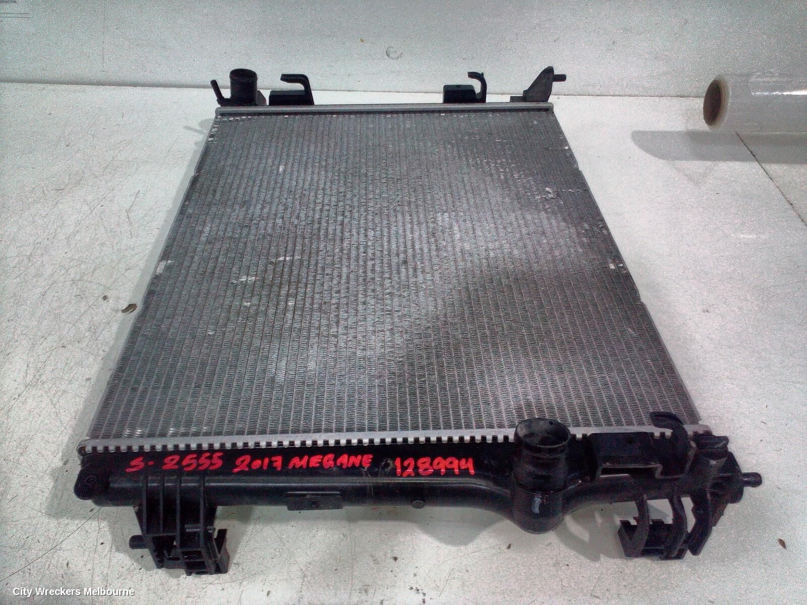 RENAULT MEGANE 2017 Radiator