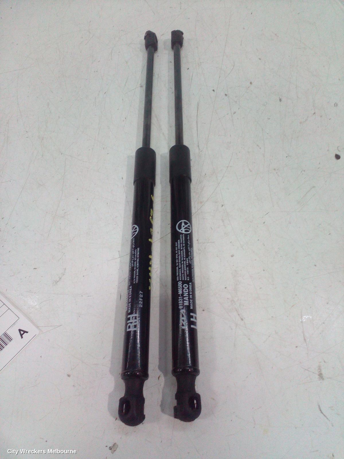 KIA CERATO 2022 Hatch Strut