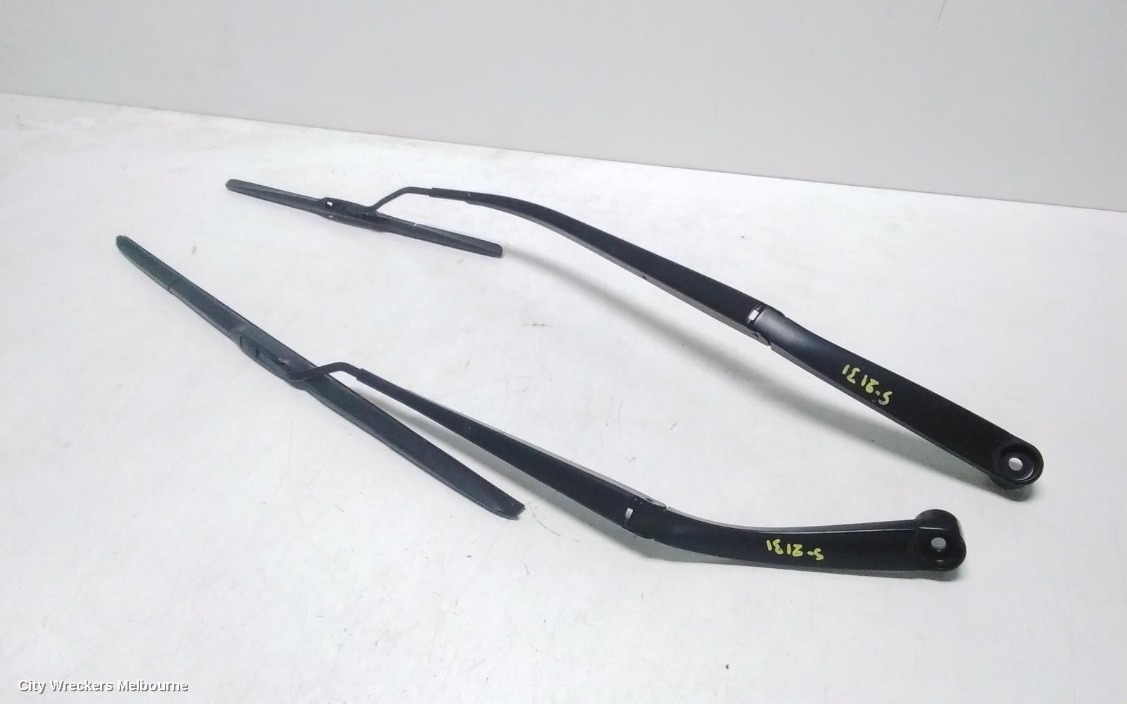 HYUNDAI TUCSON 2020 Wiper Arm
